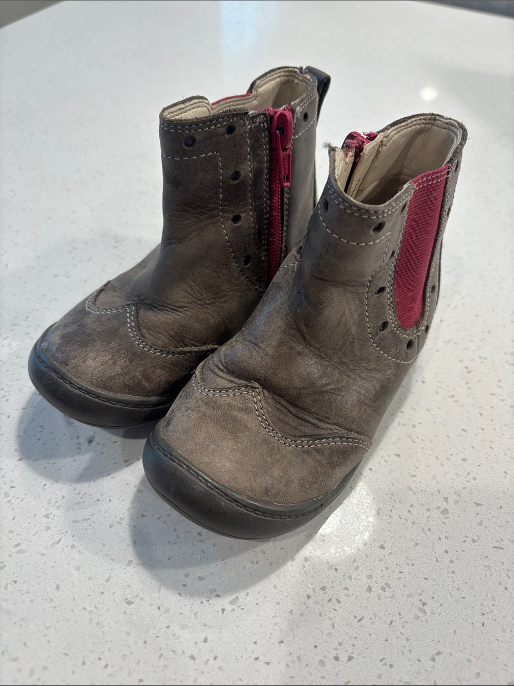 Clarks Toddler Girls Gray Leather Chelsea Ankle Boots Side Zip